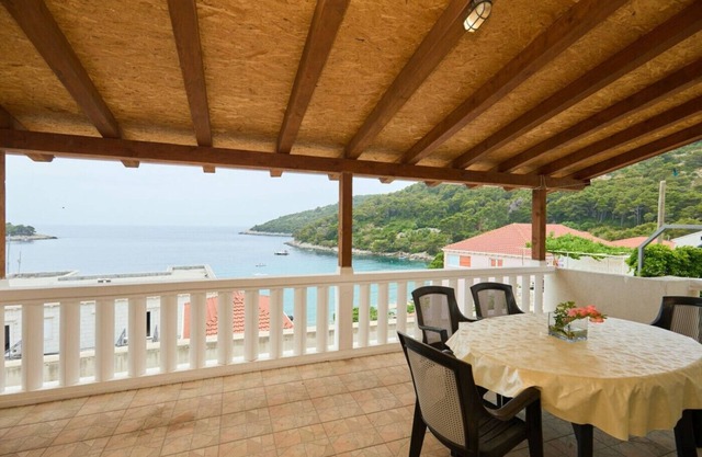 Apartment in Saplunara with Seaview, Terrace, Air condition, WIFI (5197-5)