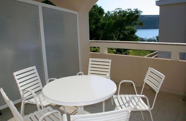 Apartment in Stara Novalja with Seaview, Loggia, Air condition, WIFI (133-3)