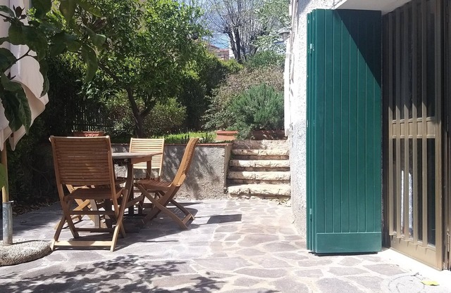 Apartment in the center with garden and parking space