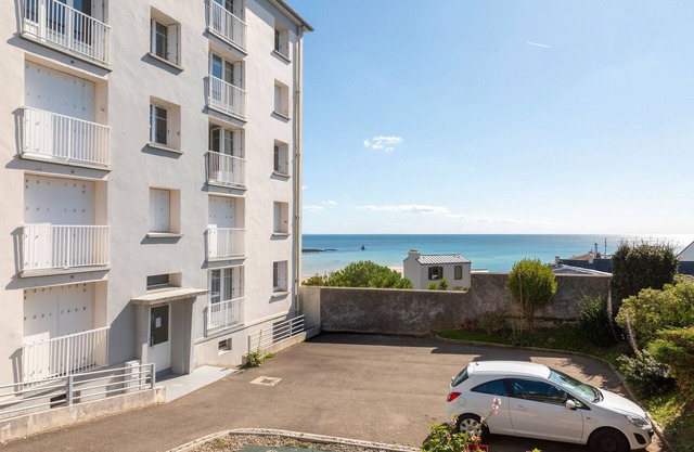 Apartment in the 'La Montagne' Residence 300 m from the Beach with Sea View