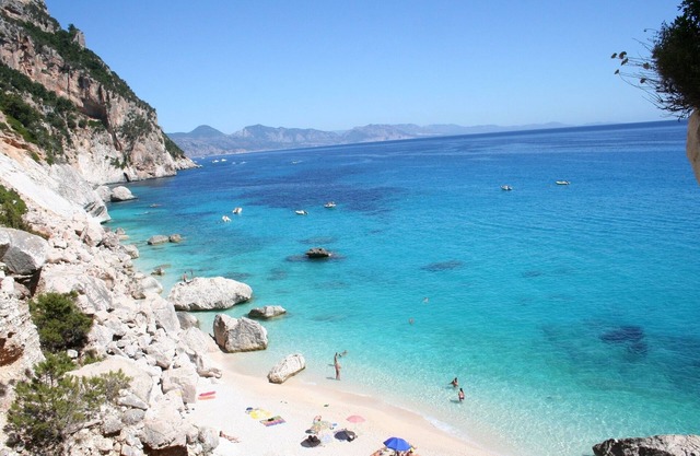 Apartment in villa with exclusive garden