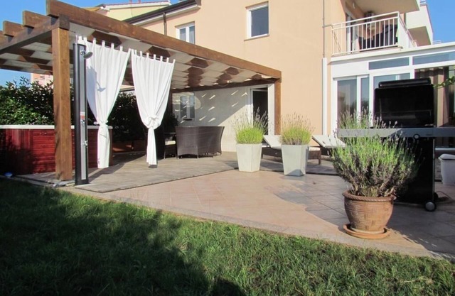 Apartment in Zambratija with Seaview, Balcony, Air condition, WIFI (4961-3)