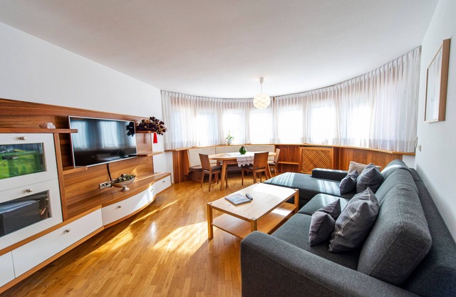 Apartments Belvedere 153A