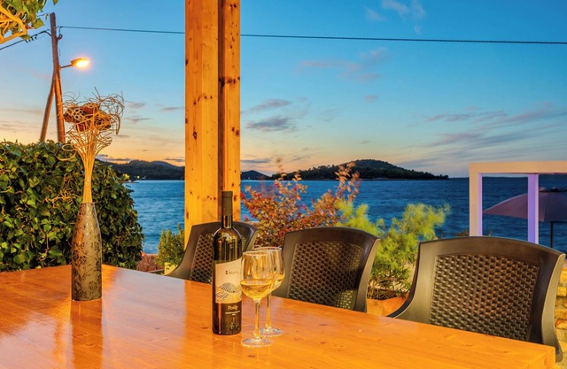 Apartment Iva (96221-A1) - Mali Iz - island Iz