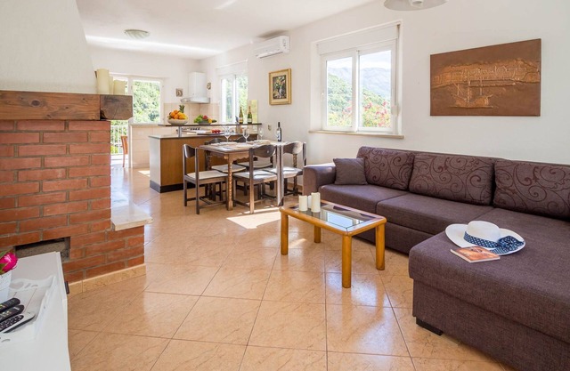 Apartment Karla - Two-Bedroom Apartment with Sea View