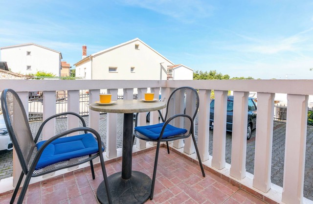 Apartment Kiara near the beach (116271-A1) - Bilo (Primosten)