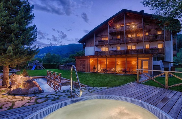 Apartment "Löfflerblick A Schwarzenstein" with Mountain View, Wi-Fi, Sauna & Jacuzzi
