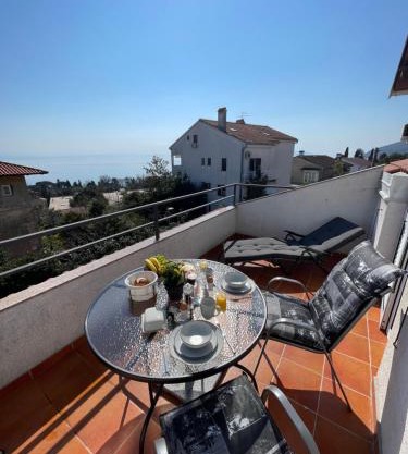 Apartment Lady Daniela mit Meerblick in Lovran