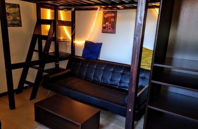 Apartment 'Le Petit Studio De Nîmes' with Shared Terrace, Wi-Fi and Air Conditioning