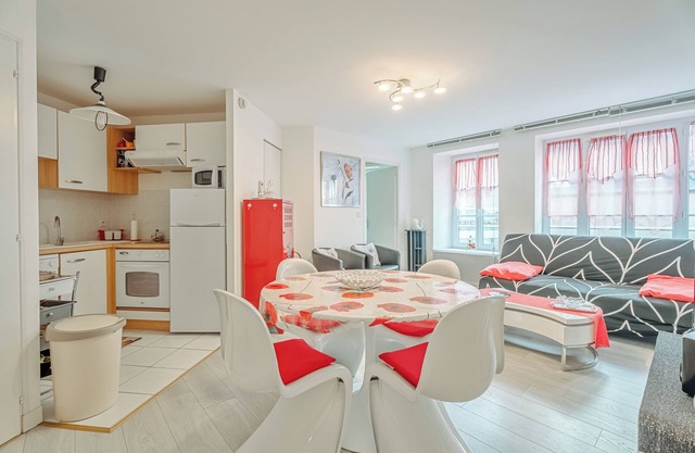 Apartment 'Les Bains - Erquy' with Wi-Fi