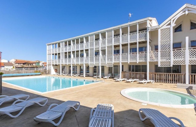 Apartment Les balcons des pêcheurs C25 by Interhome