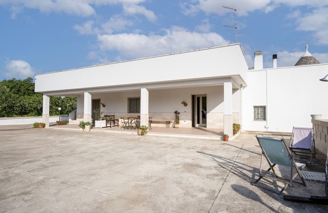 Apartment 'Limone' with Shared Pool, Private Terrace and Wi-Fi