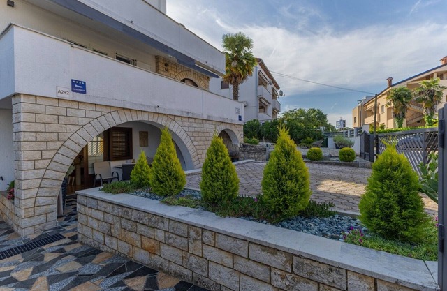 Apartment Ljubica A2+2 near the beach