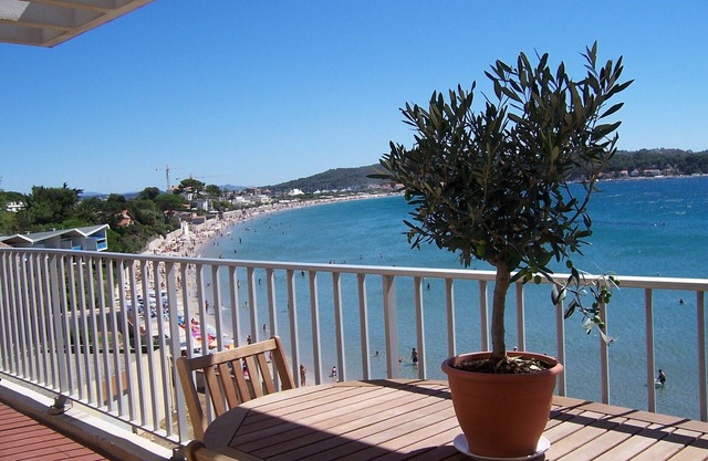 Apartment located on the beach with superb panoramic sea views