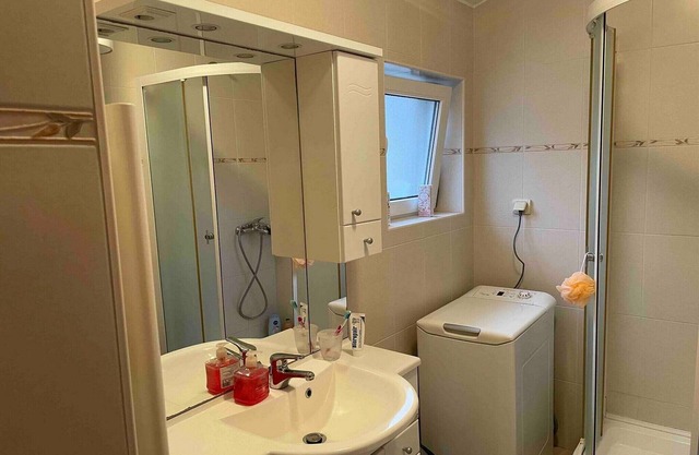 Apartment Luka - One Bedroom Apartment with Balcony and Sea View