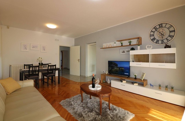 Apartment "Luna" with pool for 4 to 8 persons