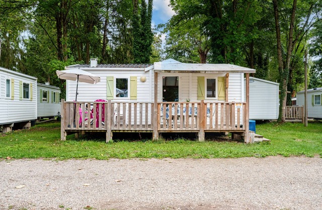 Apartment 'Lydia's Mobilhome' with Shared Pool, Private Terrace and Private Garden