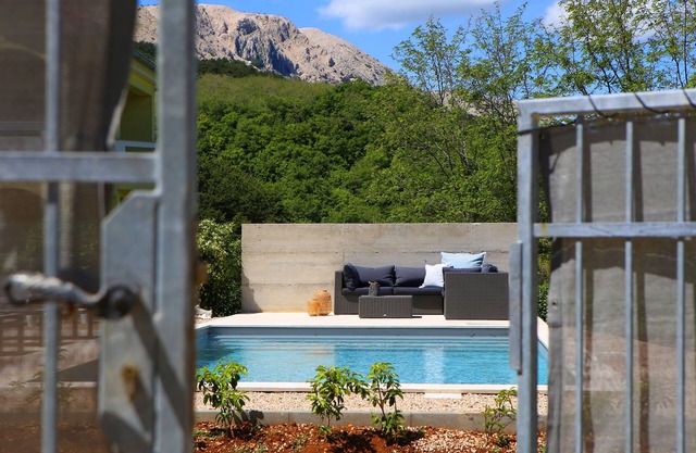 Apartment "Meerhaus" with pool