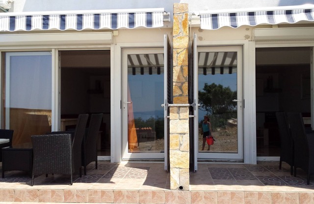 Apartment Misel With Bedrooms With Terrace and sea View