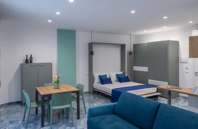 Apartment 'Monolocale A Due Passi Dagli Scavi' with Mountain View, Wi-Fi and Air Conditioning
