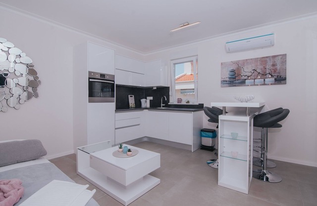 Apartment near Beach with Patio and free WIFI