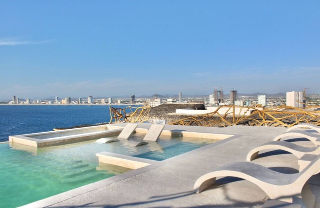 Apartment near downtown with ocean view