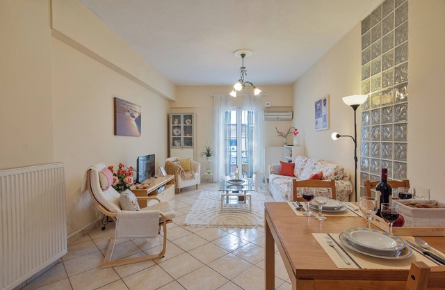 Apartment near old town, airport and bus station, AC, washing machine, fast wifi