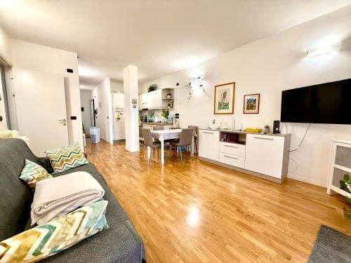 Apartment near the Old Town and city Center of Ferrara - Private Parking spot on the River - Amazing View