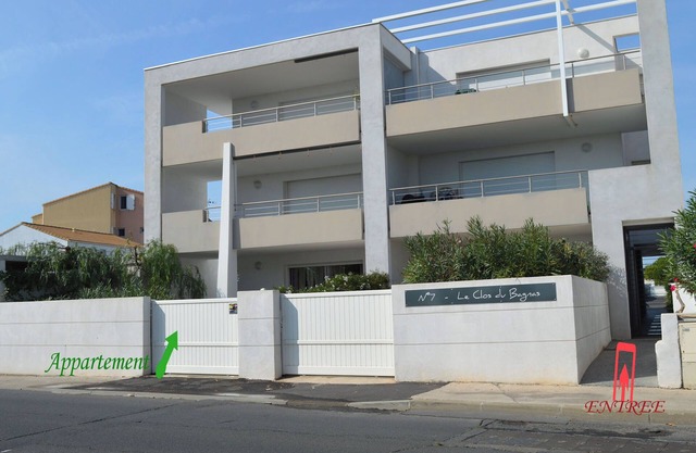 Apartment next to the sea
