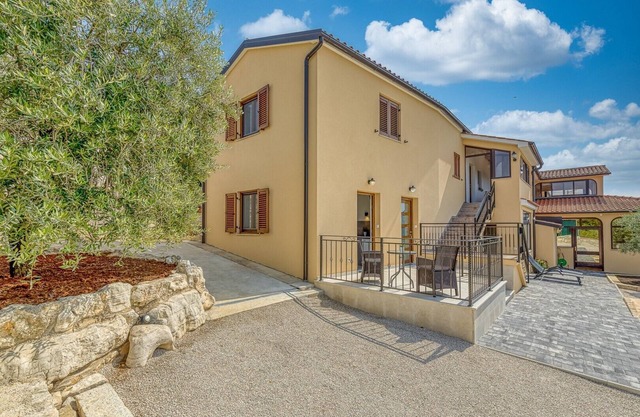 Apartment Nilda with Balcony