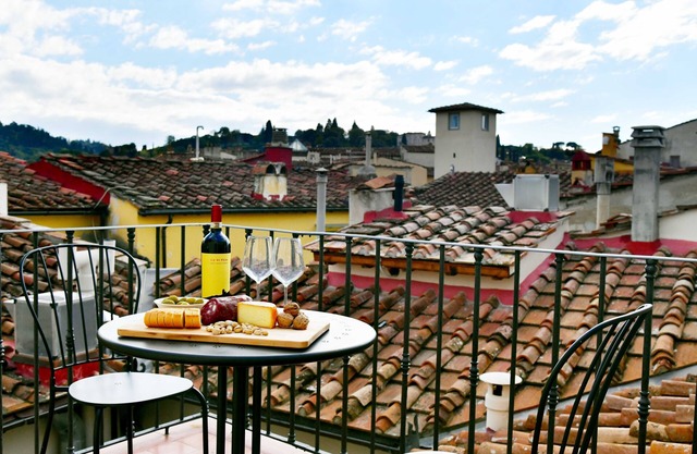 Apartment on 2 floors of 60sqm, terrace with view, Wifi-100mt from Santa Croce