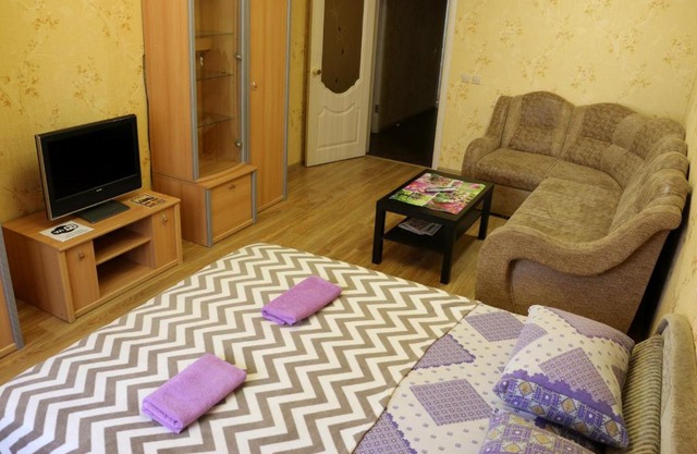 Apartment on 2nd Metallistov