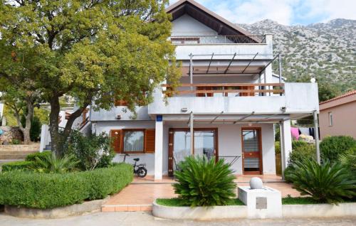 Apartment Paola 1 by Villas Guide