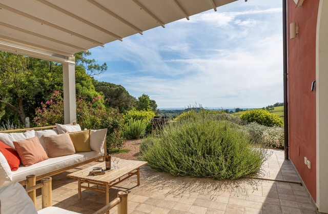 Apartment 'Podere Terraviva - Apt Mimosa' with Sea View, Shared Pool and Wi-Fi