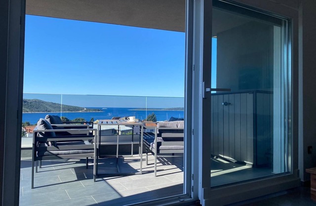 Apartment Primero. Quiet, modern and with an enchanting sea view.