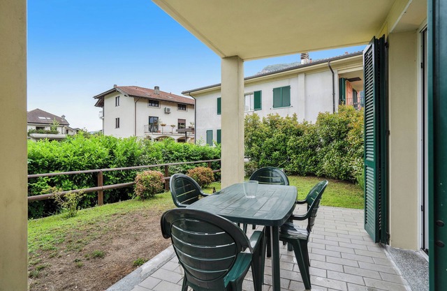 Apartment Residence Camelie - Mazzini 2 with Mountain View, Garden & Wi-Fi
