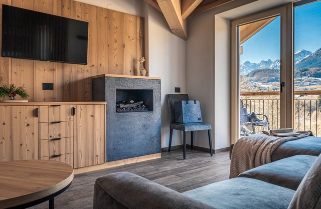 Apartment 'Rododendro' with Mountain View, Wi-Fi and Air Conditioning