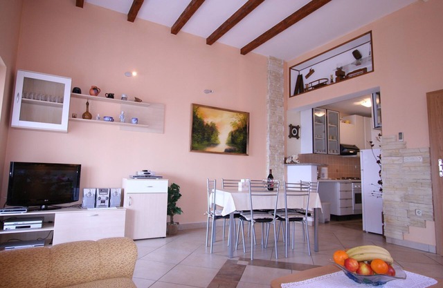 Apartment Rogic-Polje (35983-A1) - Silo - island Krk