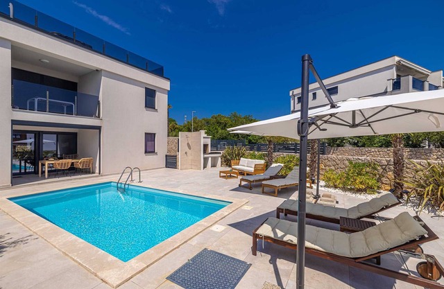Apartment SEA LA VIE with swimming pool