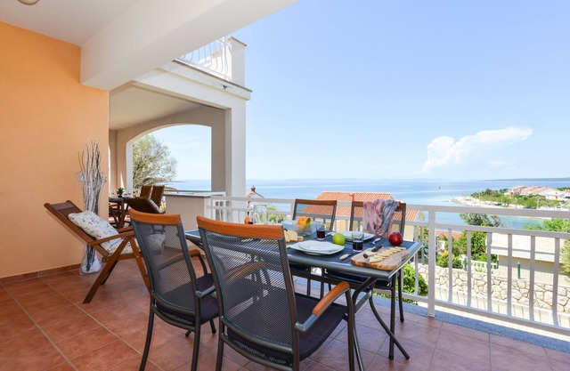 Apartment Sol with a beautiful sea view