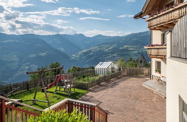 Apartment 'Solerhof Terrasse' with Mountain View, Private Terrace and Wi-Fi