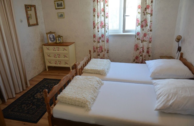 Apartment Srsen for 7 persons in Kuciste, only 100 m from the sea