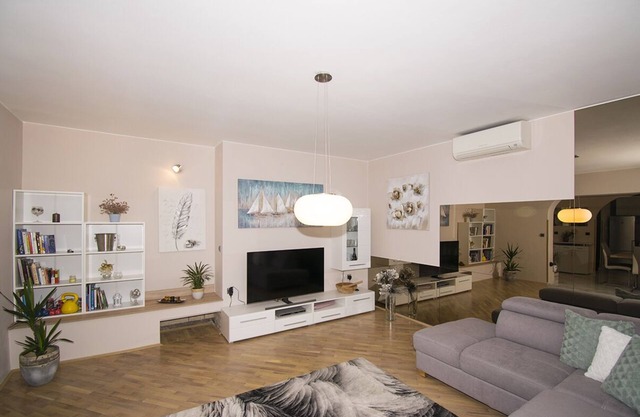 Apartment surrounded by greenery in a quiet location