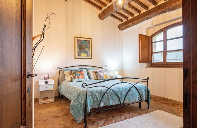 Apartment 'Tuber' with Shared Pool, Wi-Fi and Air Conditioning