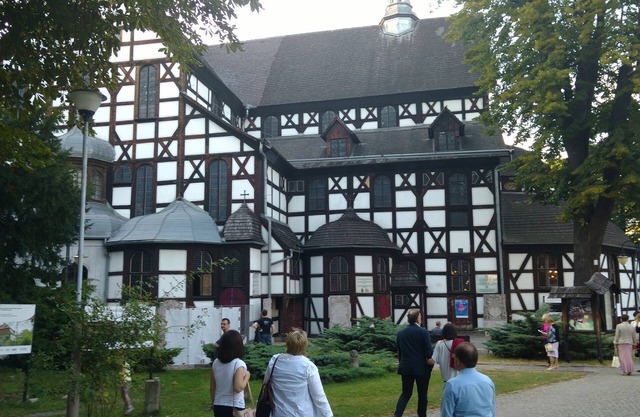 Apartment under cedar