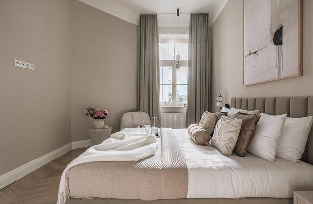 Apartment with 3 bedrooms, balcony, city center