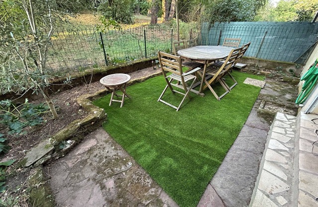 Apartment with garden in the Terres du Larzac and Lac du Salagou area