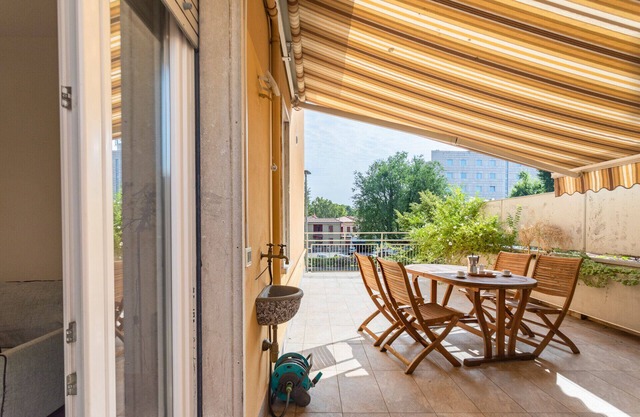 Apartment with large terrace | Station at 500m