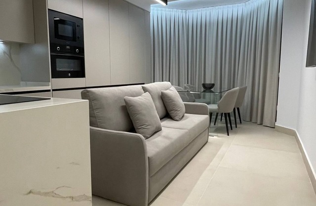 Apartment with sea views at center of Fuengirola