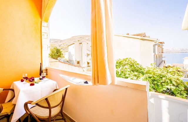 Apartment with sea view, free WiFi, free parking